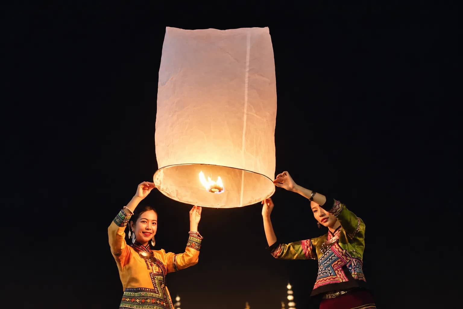Lanna Lantern Festival Doi Saket 2026 - Yi Peng Sky Lantern Release with Transfer - photo 5