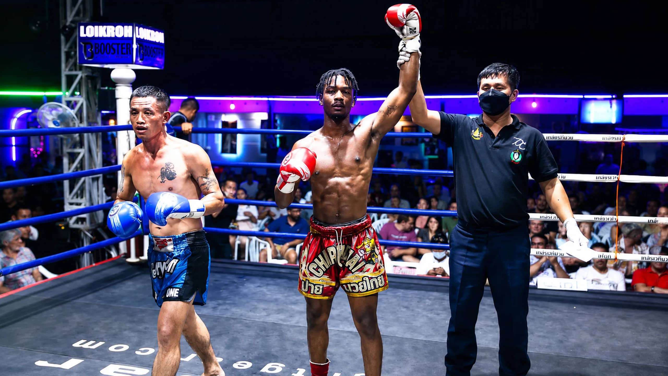 Loi Kroh Boxing Stadium - Muay Thai Live Fights - photo 4