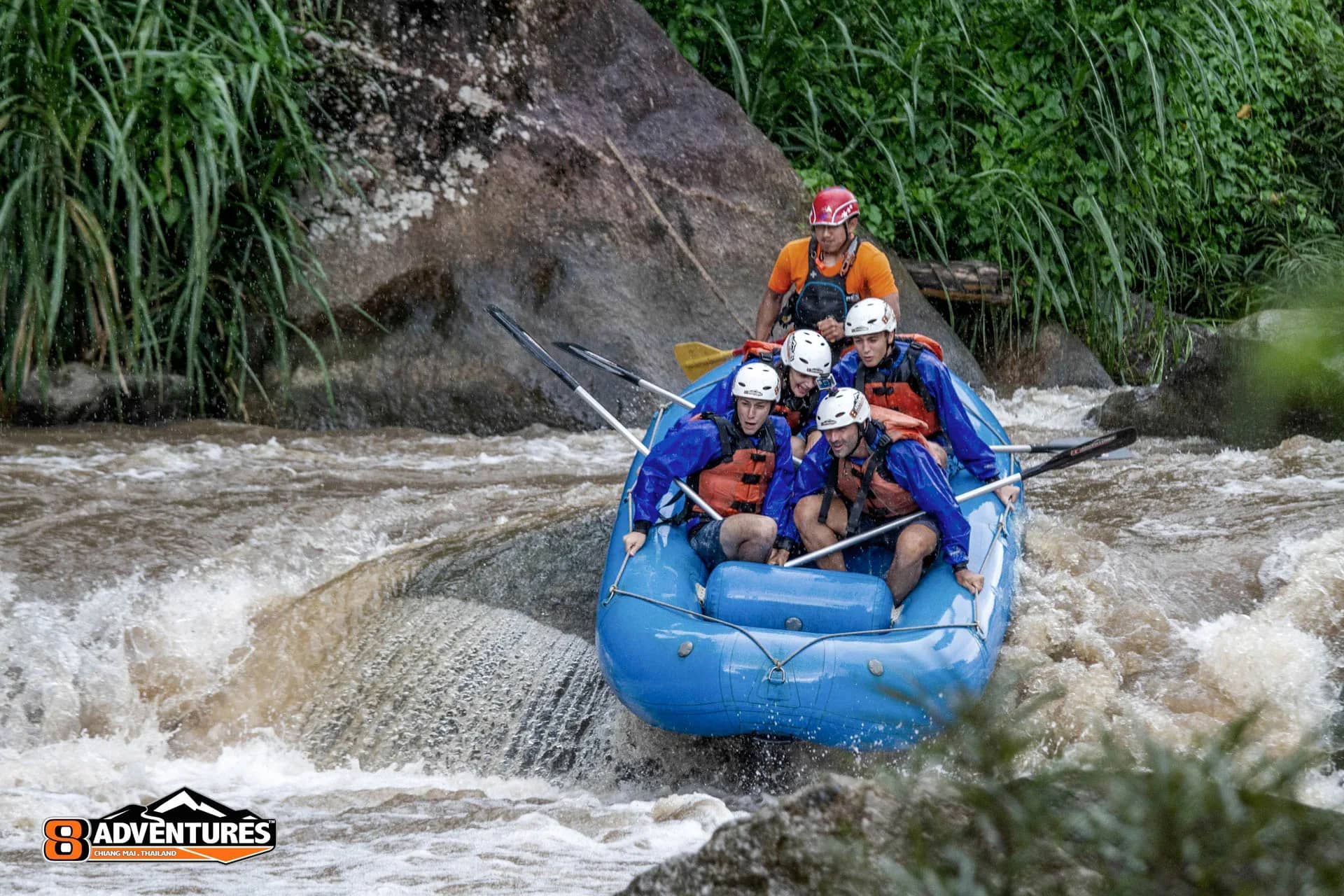 Mae Taeng Whitewater Rafting, 8 km or 10 km - 8Adventures