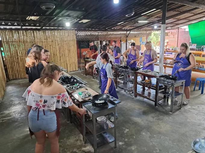 Half Day Morning Thai Cooking Class - Thai kitchen Cookery Centre