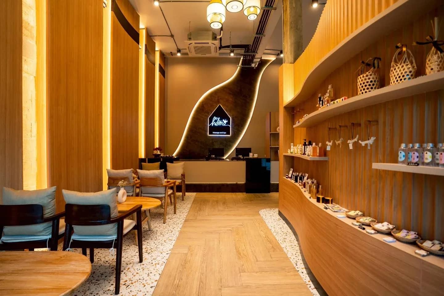 Chiang Mai Gate branch interior