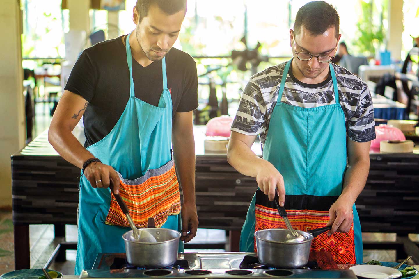 Mama Noi Chiang Mai Cooking Class Men cook Thai Food